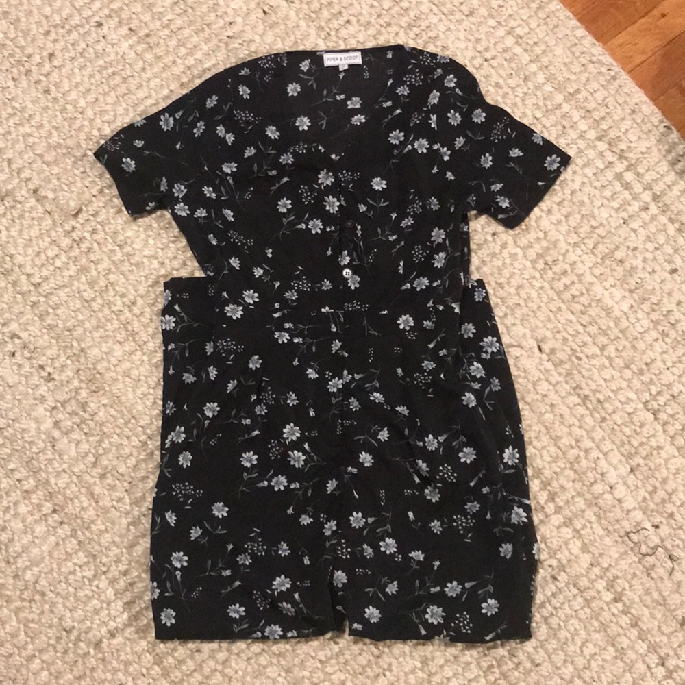 Lightweight floral jumpsuit with buttons